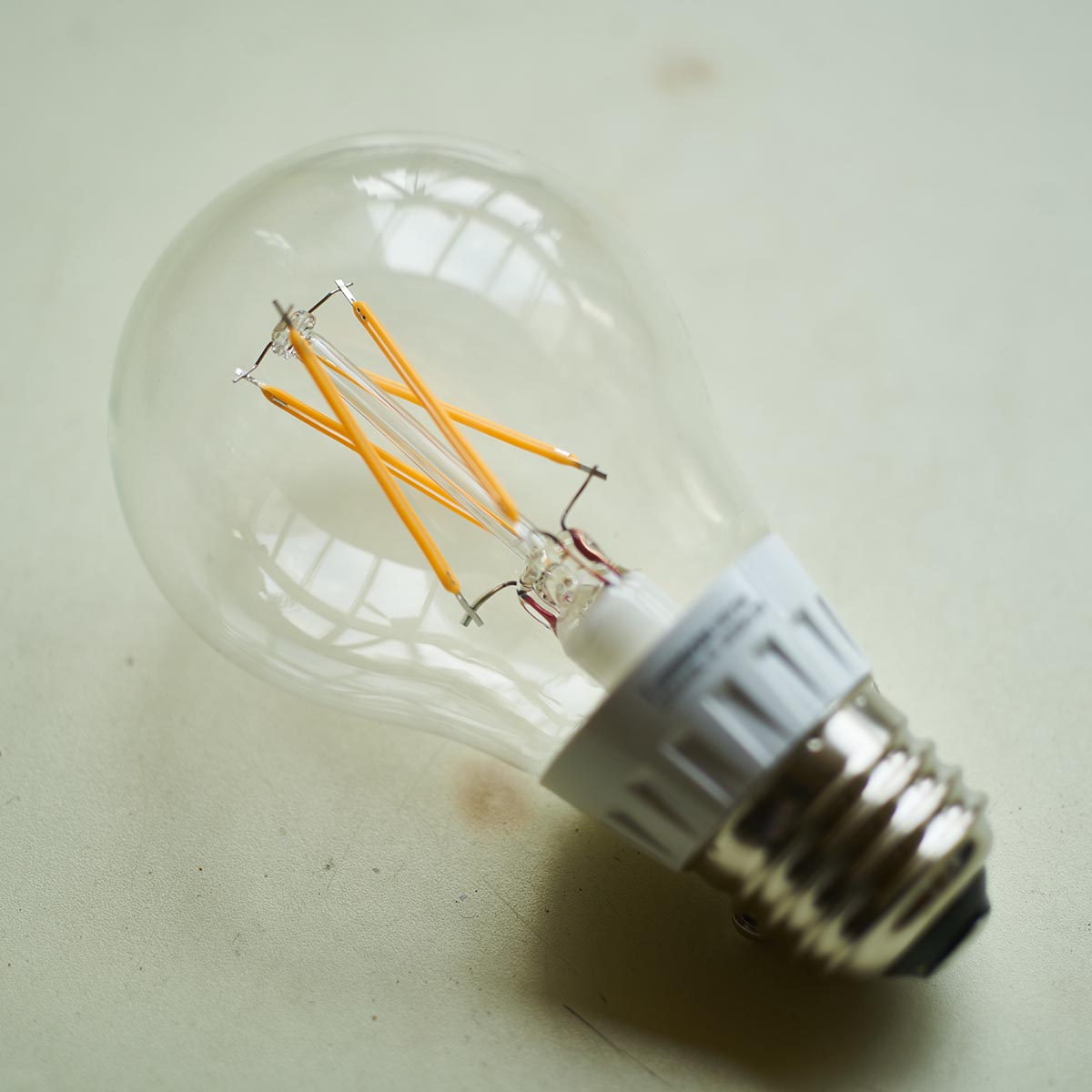 【自宅ロケ敢行①】イサム・ノグチのペンダントライトに「45W高演色LED電球」をぶち込んでみるという遊び | 使える機材 Blog！