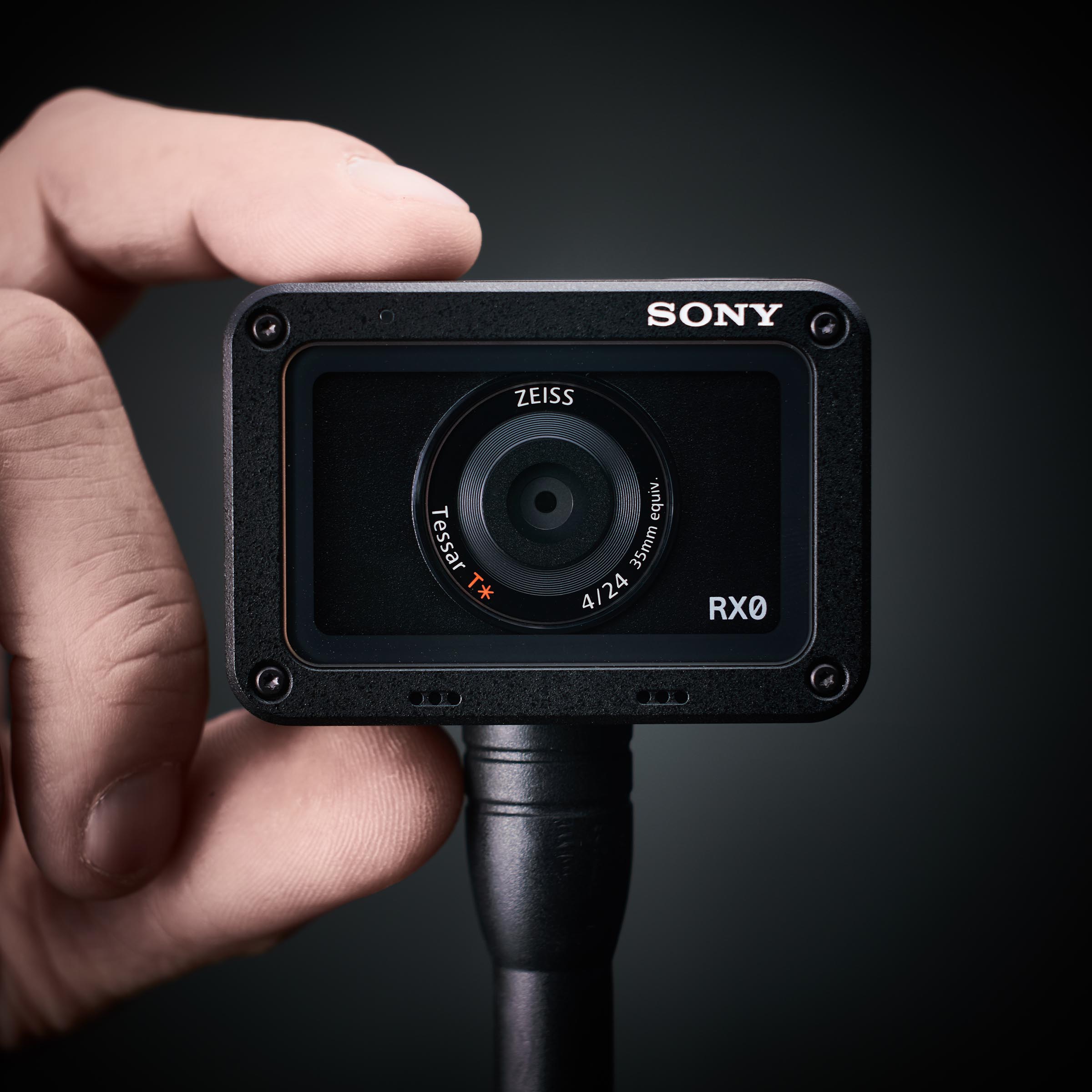 限定新品plus SONY RX0（DSC-RX0）付属品完備 未使用に近い デジタルカメラ