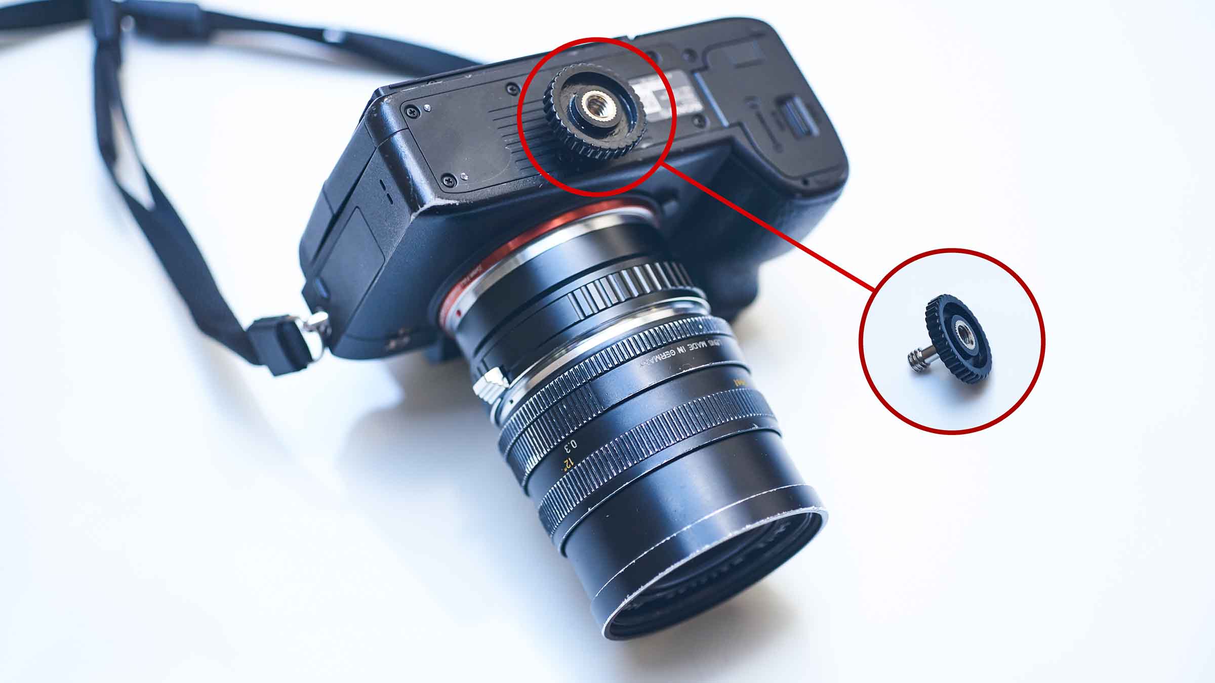 カメラの底にある「ねじ穴」は「UNC1/4インチねじ穴」ってことを知っていると嵩上げとかも簡単です | 使える機材 Blog！